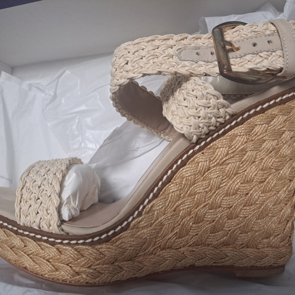 Stuart Weitzman - Alex - Ivory Crochet - Wedge Sandals - 9.5 NWB - Picture 9 of 11